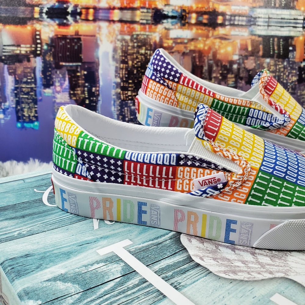 Vans Pride Classic Slip on - Picture 11 of 15